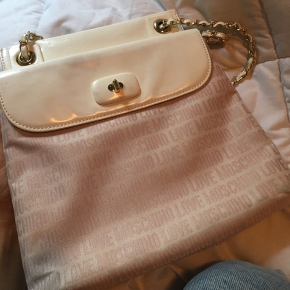 ❤️Moschino Shoulder Bag ❤️ - Picture 3 of 8